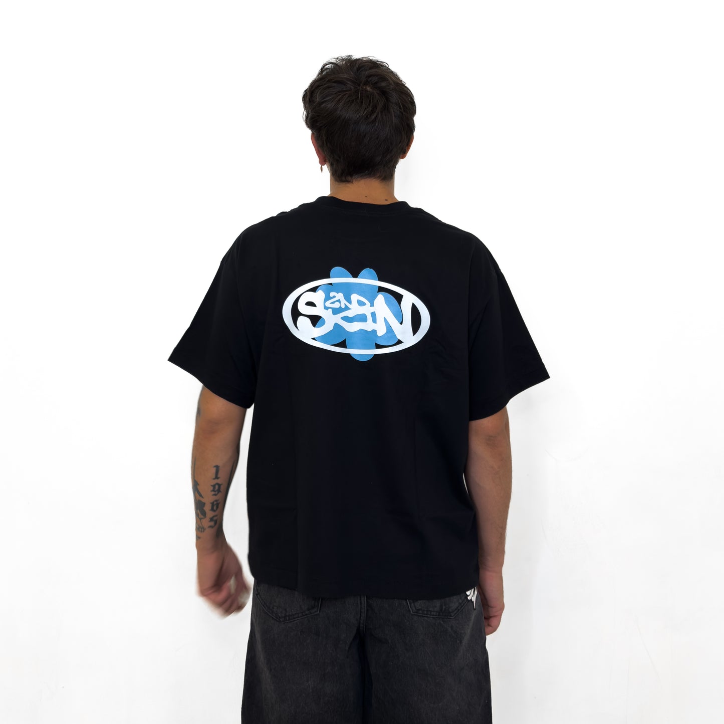 Cement Flower Tee Black & Sky Blue